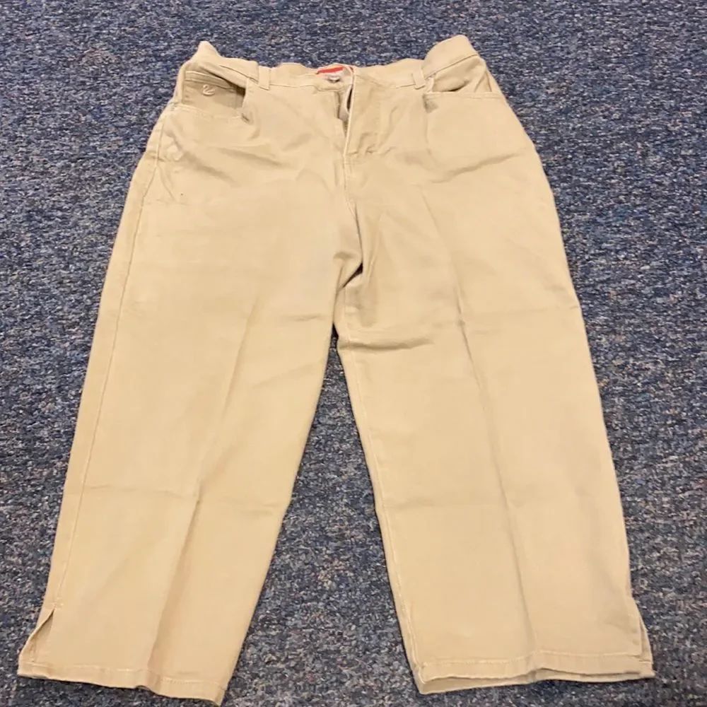 Gloria Vanderbilt Tan Jean Capris sz. 6